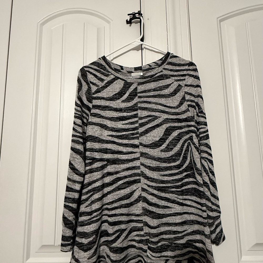 Chico's Gray and Black Abstract Zebra Print Knit Top